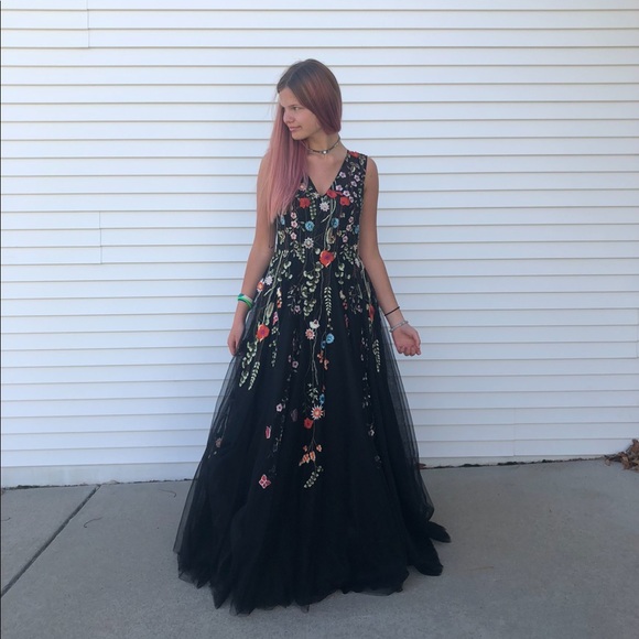 PROM DRESS!!!! - Picture 2 of 6